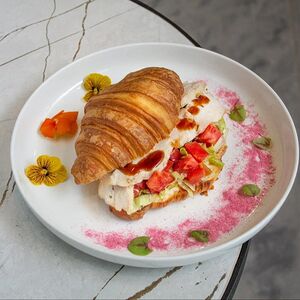 Круассан с курицей