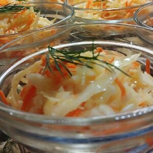 Салат из свежей капусты с морковью