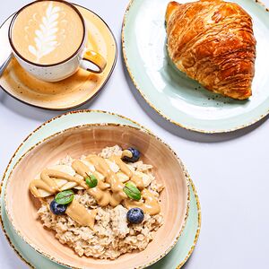 Комбо завтрак (каша, круассан, напиток)