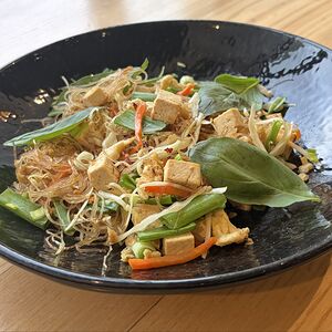 Пад Кхи Мао с тофу