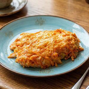 Горбуша, запечённая под овощами с сыром