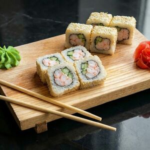 Спайси-ролл в кунжуте креветка