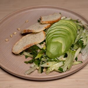 Салат с авокадо