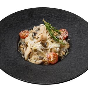 Паста фетучини c цыпленком