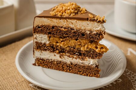 Торт Сникерс