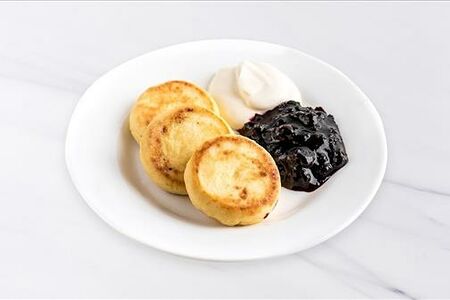 3. Сырники с ванильной сметаной