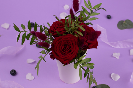 Букет цветов Красные розы в стаканчике