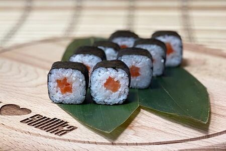 Норимаки с форелью