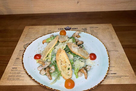 Салат Цезарь с курицей