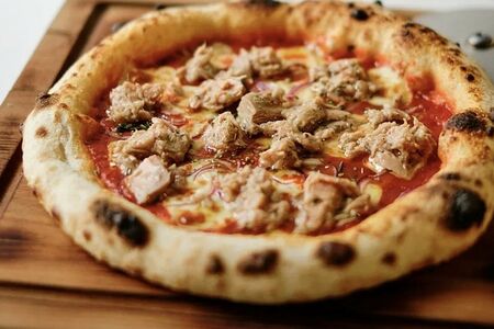 Тунец и красный лук