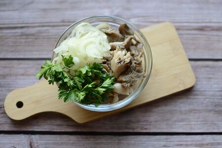 Грибочки маринованные