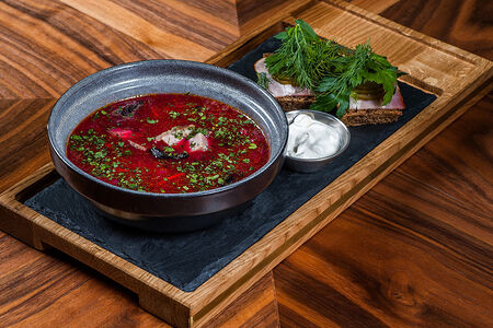 Борщ с копченой свининой