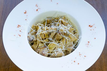 Феттуччине с беконом и грибами