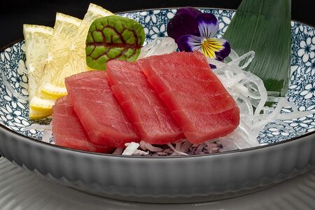 Сашими Желтоперый тунец