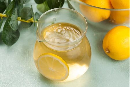 Чай зеленый холодный с лимоном