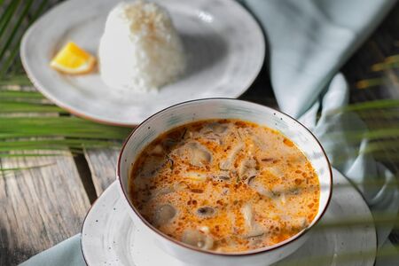 Том ям с рисом