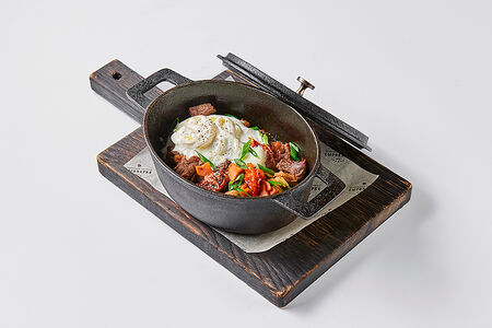 Полента с рагу из говядины, Страчателлой и копченым сыром Скаморца