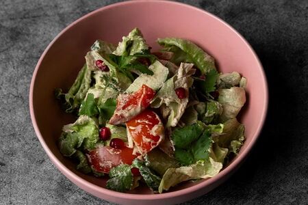 Салат по-грузински с соусом баже