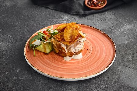 Томленый барашек с беби и перечным соусом