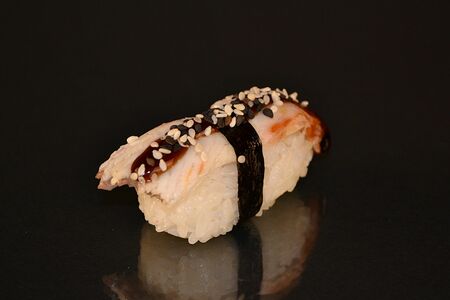 Нигири Угорь