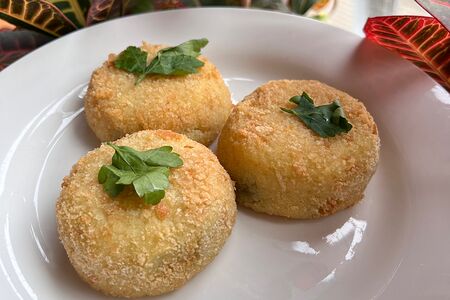 Биточки картофельные с чечевицей