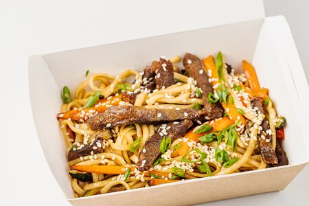 Wok с говядиной