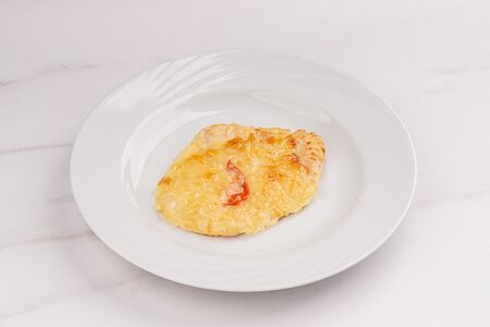 Куриное филе с помидором и сыром
