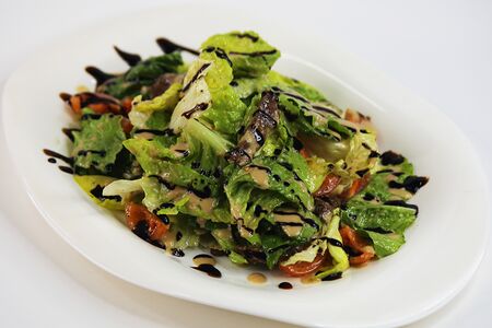 Теплый салат с говядиной