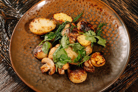 Картофель с грибами на мангале