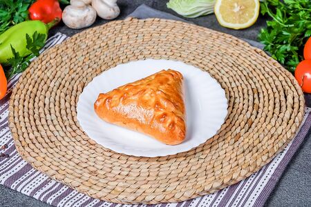 Пирожок ветчина и сыр