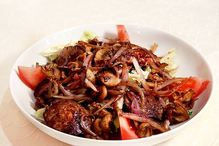 Теплый салатъ съ куриной печенью