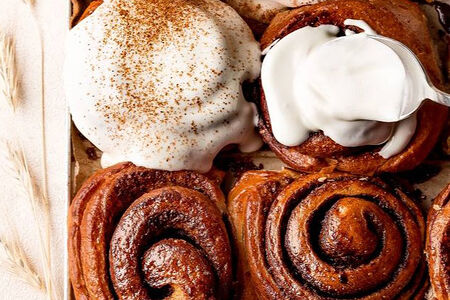 2 булочки с корицей