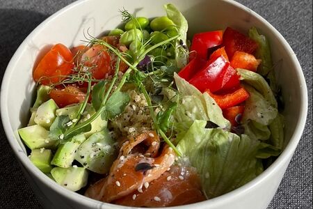 Боул с лососем