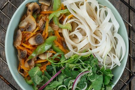 Лапша с овощами