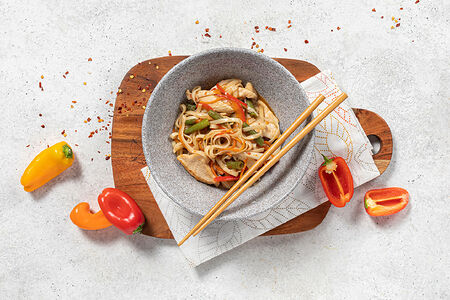 Пшеничная лапша с курицей