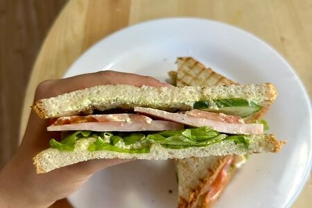 Сэндвич с ветчиной