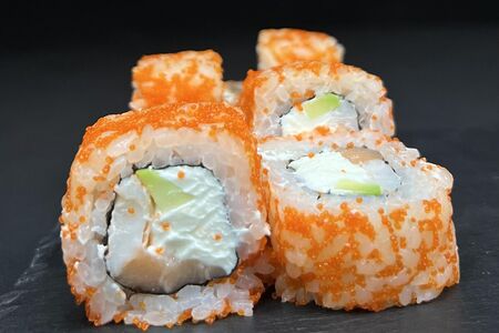 С тигровой креветкой и лососем