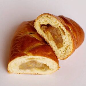 Плетенка с яблоком