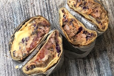 Ролл с рваной свининой