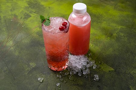 Лимонад кизил-кокос