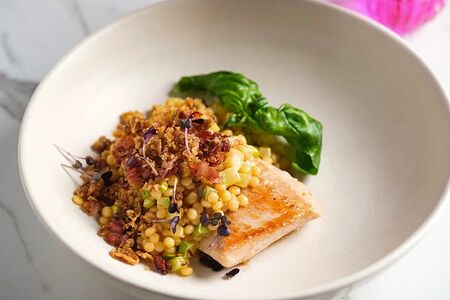 Филе индейки с птитимом и цукини в сливочном соусе