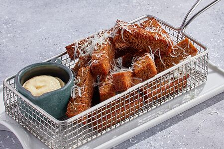 Гренки Быстровские с соусом