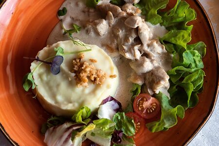 Курица в сливочном соусе