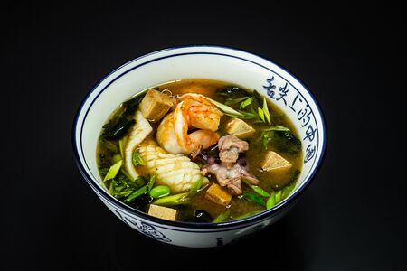 Суп Мисо с креветкой и кальмаром
