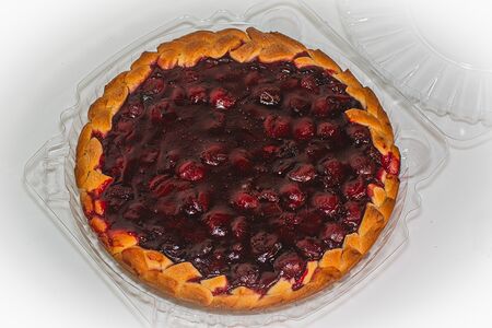 Пирог творожно-ягодный вишневый