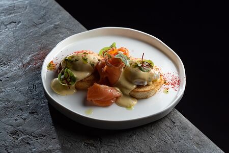 Яйца Бенедикт с лососем