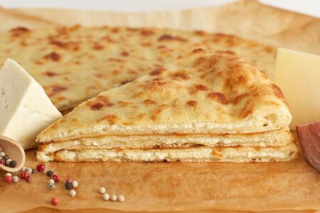 Осетинский пирог с курицей и сыром