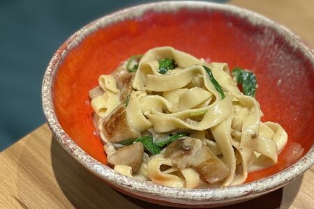 Домашняя паста Тальятелле с белыми грибами