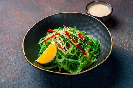 Салат чука со стеклянной лапшой