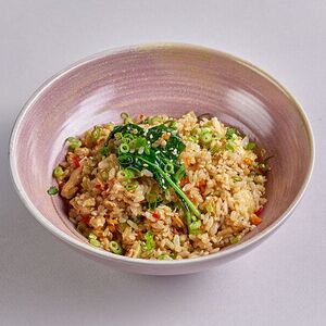 Жареный рис с овощами